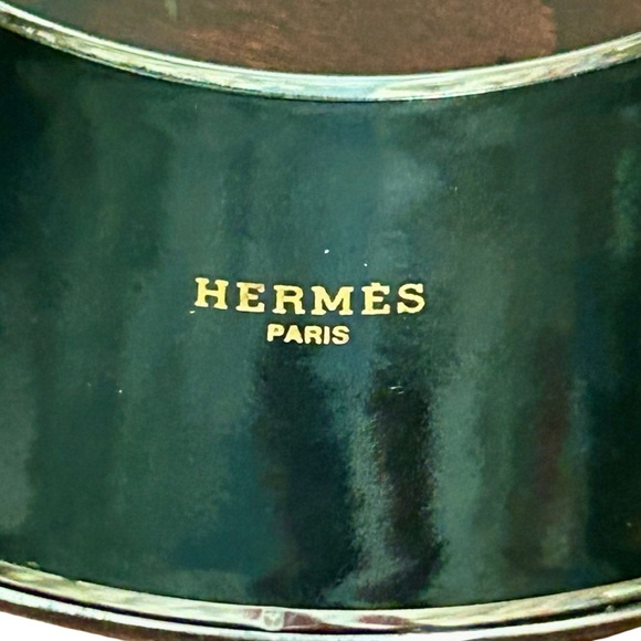 Hermès Enamel Bangle Bracelet – Equestrian Horse Motif - Picture 3 of 5